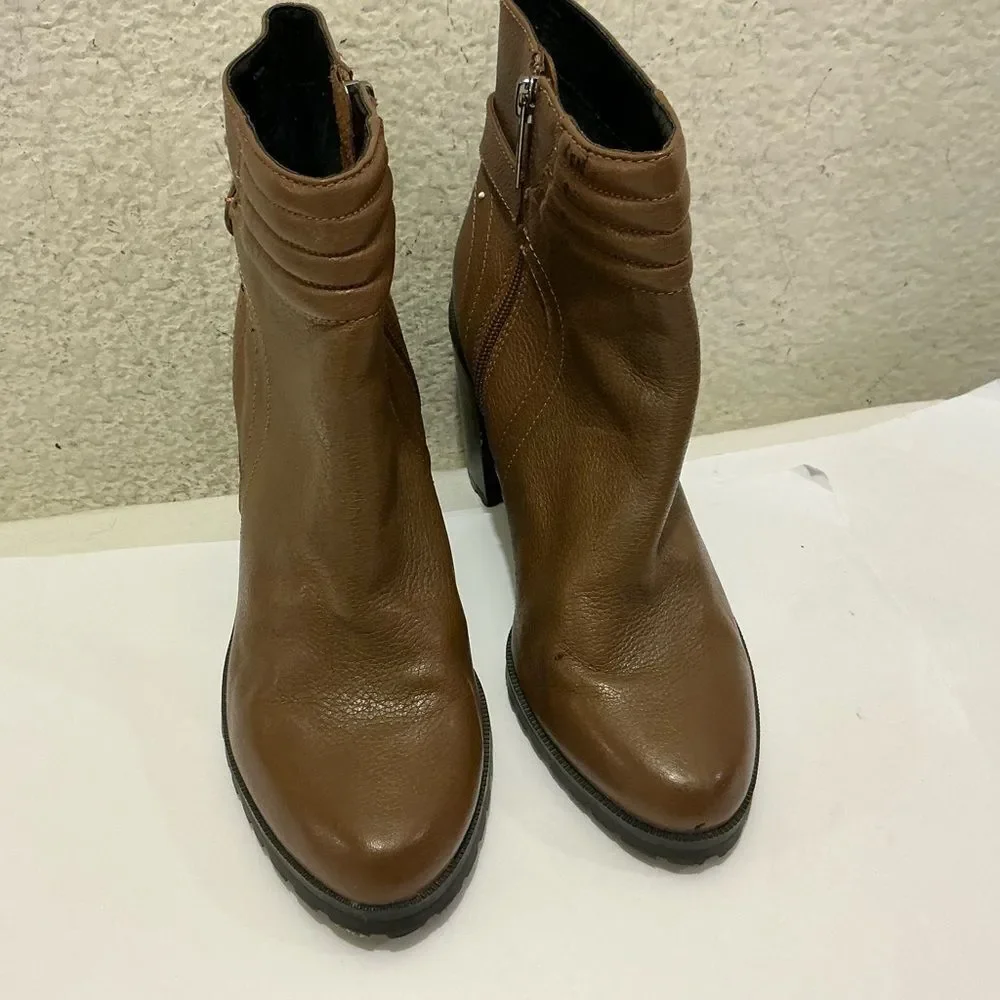 H by Halston Ciara Leather Block Heel Booties  Brown  Side Zip Ankle Size 7.5 M